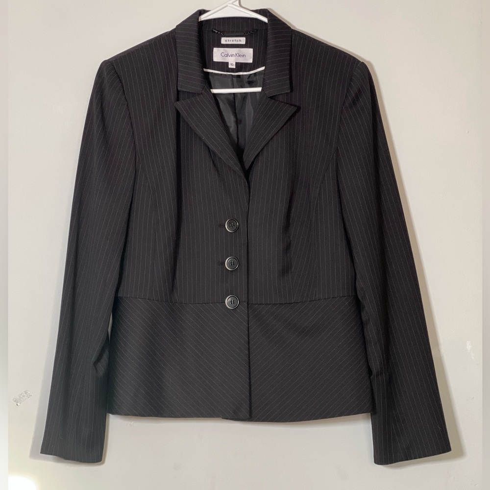 5/$15 💖 Calvin Klein Black Pinstripe Women's Blazer Size 10